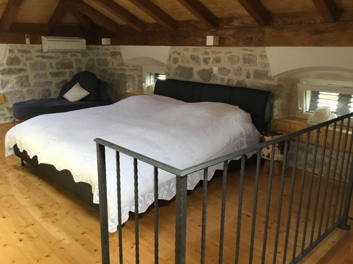 Stein Haus Villa Pirovac Dış mekan fotoğraf